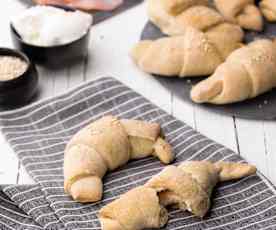 Croissant integrale con mousse al salmone