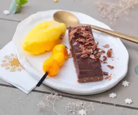 Gianduja cacahuète et caramel, sorbet mangue