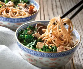 Zuppa di miso con soba