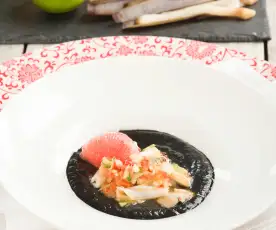 Ceviche de navajas con vichyssoise negra