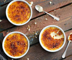 Traditional crème brûlée