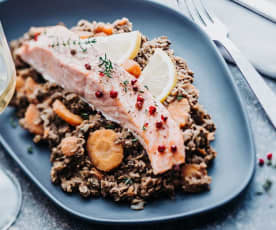 Pavé de saumon sur lit de carottes et lentilles