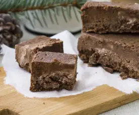 Turrón de bizcocho de chocolate y dulce de leche