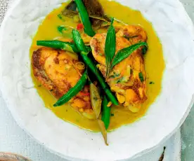 Gwinganna turmeric & coconut chicken with green beans