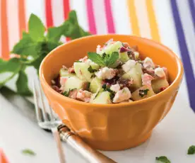 Salada de meloa, queijo feta e presunto