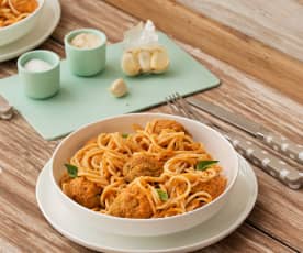 Espaguetis con albóndigas de avena y zanahoria