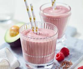 Himbeer-Avocado-Smoothie mit Kefir