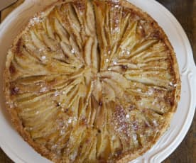 Tarta de peras y almendras