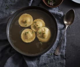 Raviolis de calabaza asada y ricota en caldo de cordero en cocción lenta TM6