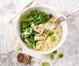 Grüne Hähnchen-Couscous-Bowl