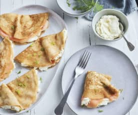 Crêpes mit Lachs-Frischkäse-Füllung