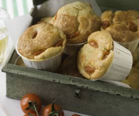 Queques de queijo feta e tomate cereja