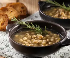 Zuppa di ceci e rosmarino