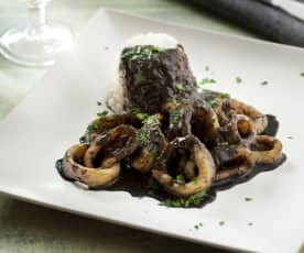 Squid in squid ink sauce (calamares en su tinta)