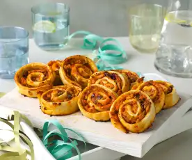 Caracolas de pizza con pollo a la barbacoa