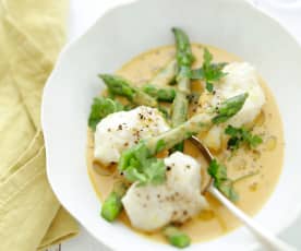 Vapeur de lotte et d'asperges à la bisque de langoustine