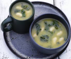 Sopa de nabiças e feijão branco