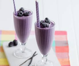 Smoothie de nectarina e amora