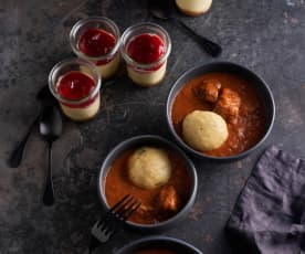 Menü: Rindergulasch mit Semmelknödeln und Cheesecakes