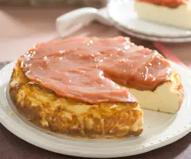 Tarta de queso con dulce de membrillo y manzana