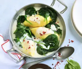 Quenelles nature, comté et épinards