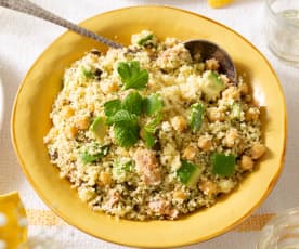 Ensalada de cuscús y garbanzos con aguacate