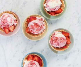 Înghețată Cheesecake cu căpșune