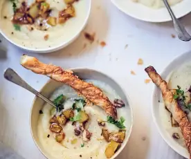 Velouté de céleri à la poire et aux noix