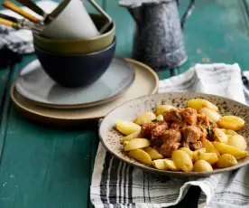 Borrego guisado com batatinha nova