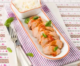 Lomo de cerdo en salsa de jitomate con albahaca y Arroz al limón