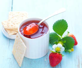 Gelée de queues de fraise