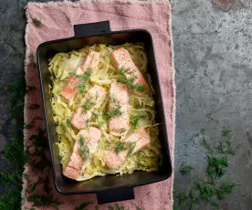 Salmão no forno com funcho e alho-francês