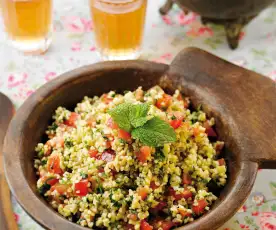 Tabule com tomate e hortelã