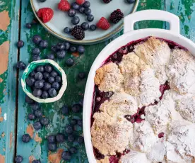 Cobbler de frutos do bosque