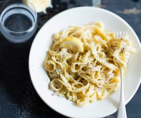 Menu petit prix - Tagliatelles maison, sauce crémeuse au citron et au pavot