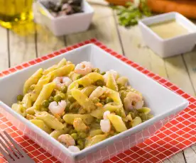 Mezze penne fredde con gamberetti e salsa tonnata