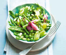 Salade tiède de légumes, vinaigrette aux herbes