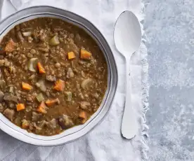 Sopa de lentilhas e abóbora