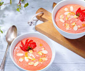 Gazpacho alle fragole e mandorle