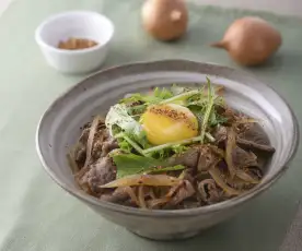 黑椒牛柳丼