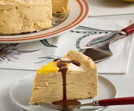 Pastel de crêpes con mousse de mango