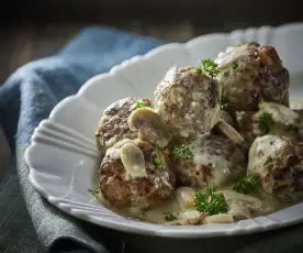 Polpette di carne in salsa di funghi