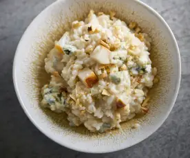 Risoto de pera, noz e gorgonzola