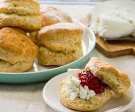 Scones de suero de leche con queso fresco