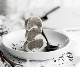 黑芝麻冰激凌糯米团