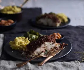 Bacalhau com crosta de broa e morcela, esmagada de batata-doce e grelos e chutney de marmelo da Cátia Domingues