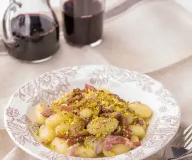 Gnocchi allo yogurt e prosciutto crudo