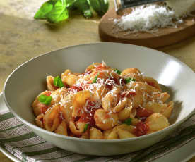 Conchiglie al sugo di pomodoro fresco e formaggio di capra