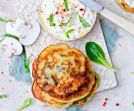 Pancakes aux champignons, mâche et ricotta