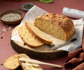 Pan de calabacín y zanahoria con pipas